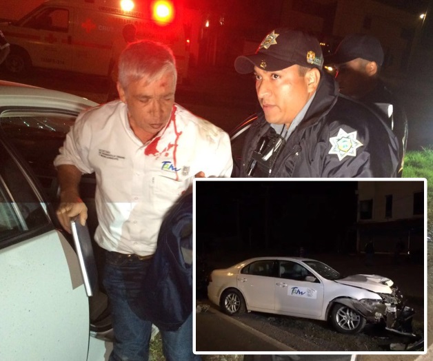 Destruye dos vehículos oficiales Roberto Salinas