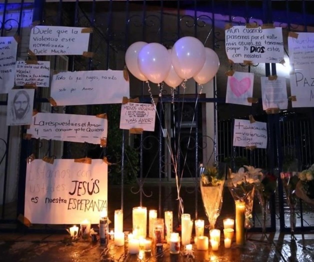 Llevan ofrendas al Colegio Americano en Monterrey Llevan ofrendas al Colegio Americano en Monterrey