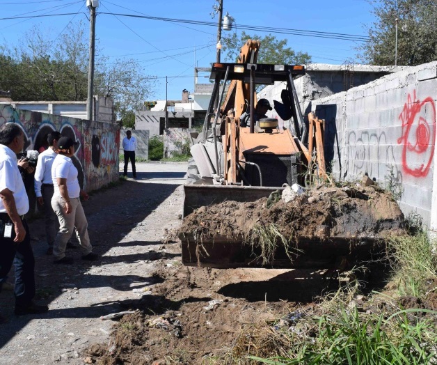 Aplican descacharrización en la colonia Benito Juárez