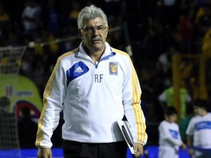 Tuca ya espera al peruano Advíncula Tuca ya espera al peruano Advíncula