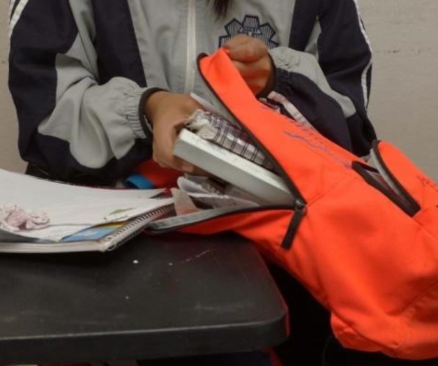 Padres de familia revisarán mochilas de estudiantes en Oaxaca