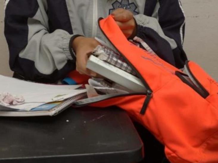 Padres de familia revisarán mochilas de estudiantes en Oaxaca Padres de familia revisarán mochilas de estudiantes en Oaxaca