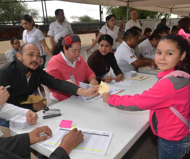 Sin recomendados, programa de becas