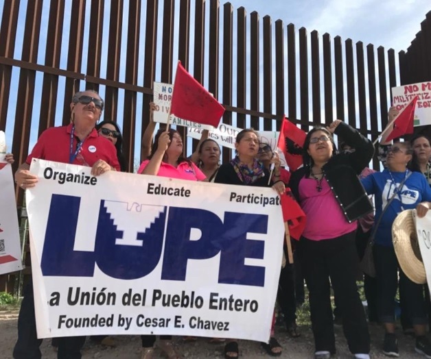 Protestan frente al muro fronterizo