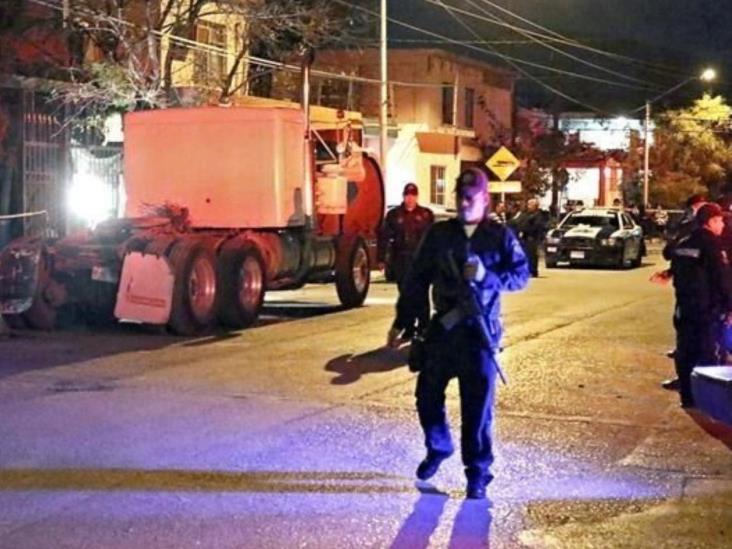 Ejecutan a trailero afuera de su casa en Monterrey Ejecutan a trailero afuera de su casa en Monterrey