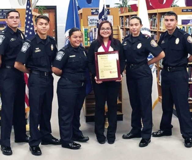 Destaca alumna en Jóvenes Exploradores