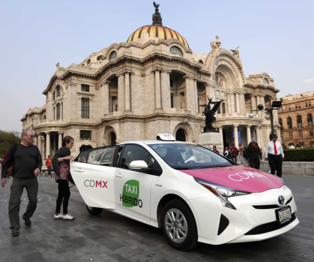 Recibe la CDMX a 100 nuevos taxis híbridos