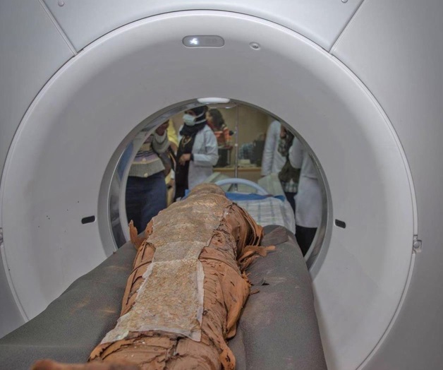 Realizan tomografía computarizada a momias de Egipto