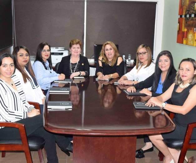 Reconoce la UAT a investigadoras Reconoce la UAT a investigadoras