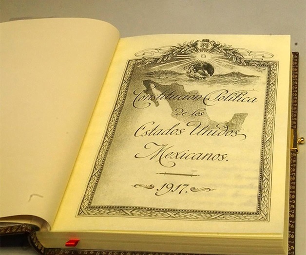 Traduce mujer indígena la Constitución mexicana en kickapoo Traduce mujer indígena la Constitución mexicana en kickapoo