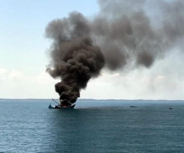 Se hunde barco camaronero en Veracruz