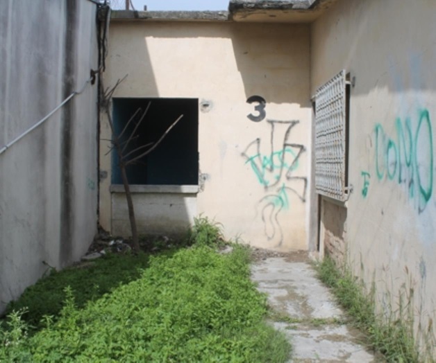 Invaden repatriadoscasas abandonadas