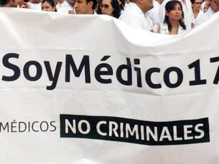 Acusan residentes retraso en el pago de sus becas Acusan residentes retraso en el pago de sus becas