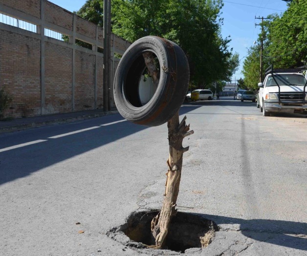 Recurren a paloy llanta en caído Recurren a paloy llanta en caído