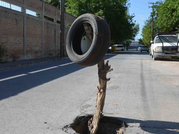 Recurren a paloy llanta en caído Recurren a paloy llanta en caído