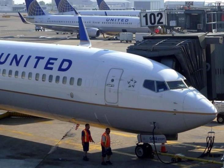 Aerolínea impide volar a dos menores por usar leggins Aerolínea impide volar a dos menores por usar leggins