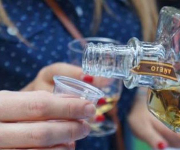 Bebidas alcohólicas provocarían más obesidad que el azúcar