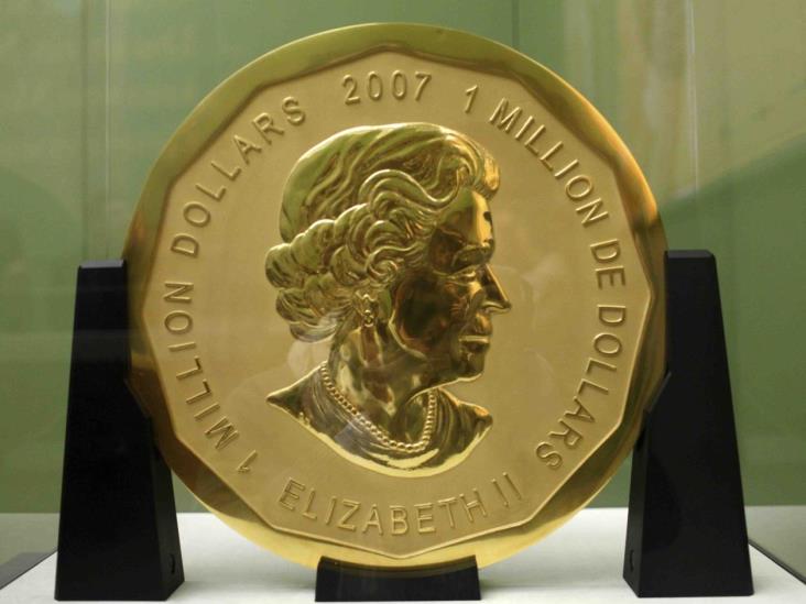 Roban inmensa moneda de oro de museo alemán Roban inmensa moneda de oro de museo alemán
