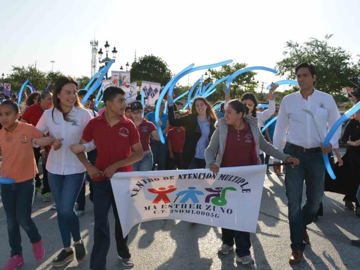 Cierran mes de EducaciónEspecial con una caminata Cierran mes de EducaciónEspecial con una caminata