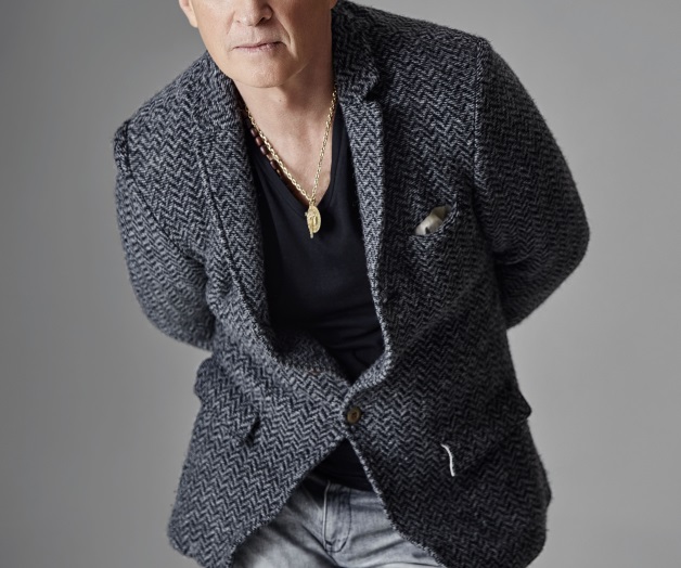 Suspende concierto en EU por falta de visa