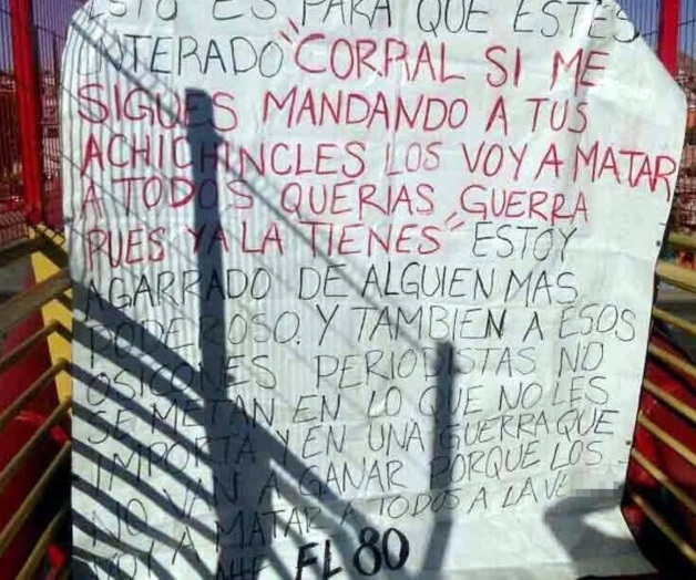 Amenazan con una manta a gobernador y periodistas Amenazan con una manta a gobernador y periodistas