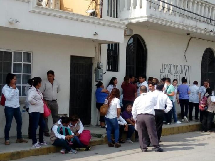 Piden con plantón destitución de jefe de la Jurisdicción Sanitaria XII Piden con plantón destitución de jefe de la Jurisdicción Sanitaria XII