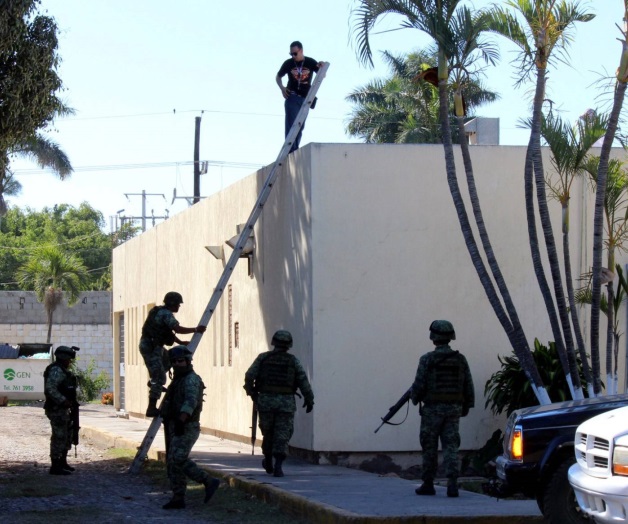 ‘Narcoviolencia’ alcanza un nuevo pico de crueldad ahora arrojan cuerpos desde avionetas ‘Narcoviolencia’ alcanza un nuevo pico de crueldad ahora arrojan cuerpos desde avionetas