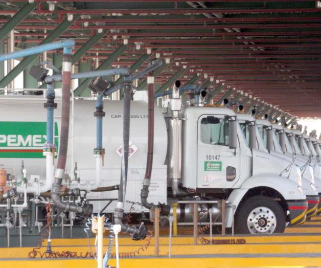 Transporte terrestre de Pemex está en riesgo de ser desplazado