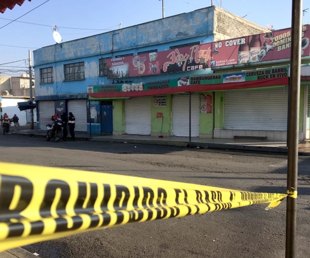 Mueren 4 jovencitas en tiroteo en bar de Neza