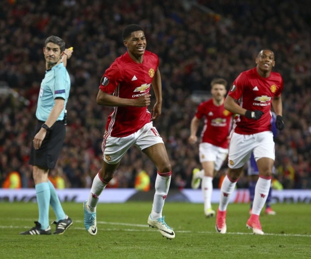 ¡GRAN JÚBILO EN OLD TRAFFORD!