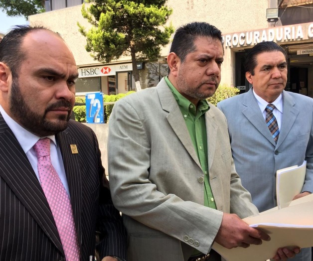 Amplían petroleros la denuncia a Deschamps