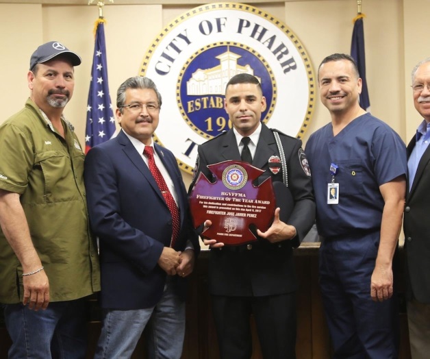 Reconocen a Bombero del año, es de Pharr, Tx.