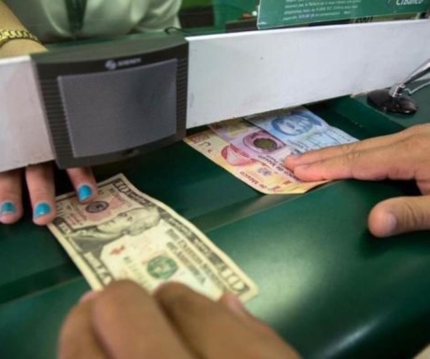 Cierra dólar la jornada en $19.00