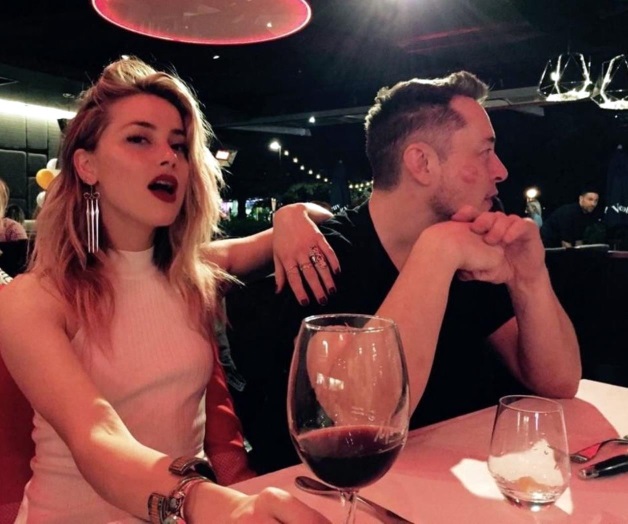 Disfrutan romántico viaje