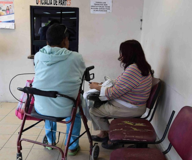 Acusan a taxista por agredir a esposa, suegra y cuñado