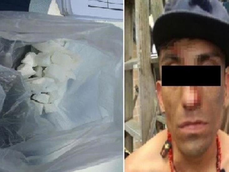 Detienen a motociclista por no usar casco y le encuentran droga en CDMX Detienen a motociclista por no usar casco y le encuentran droga en CDMX
