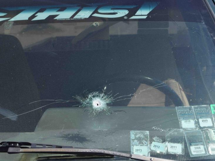Marinos confunden explosiones del mofle y hieren a conductor Marinos confunden explosiones del mofle y hieren a conductor