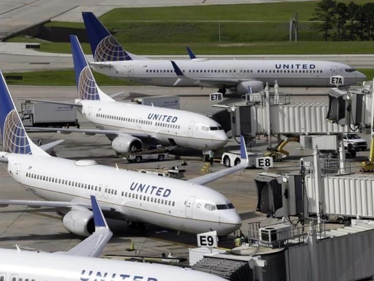 United Airlines sube a 10 mil dólares compensación por ceder asiento United Airlines sube a 10 mil dólares compensación por ceder asiento