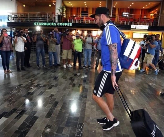 Regresan los Tigres cabizbajos y en silencio a Monterrey