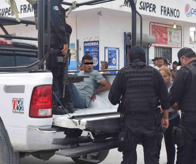 Vecinos a punto de linchar a asaltante. Despoja de dinero a ama de casa Vecinos a punto de linchar a asaltante. Despoja de dinero a ama de casa