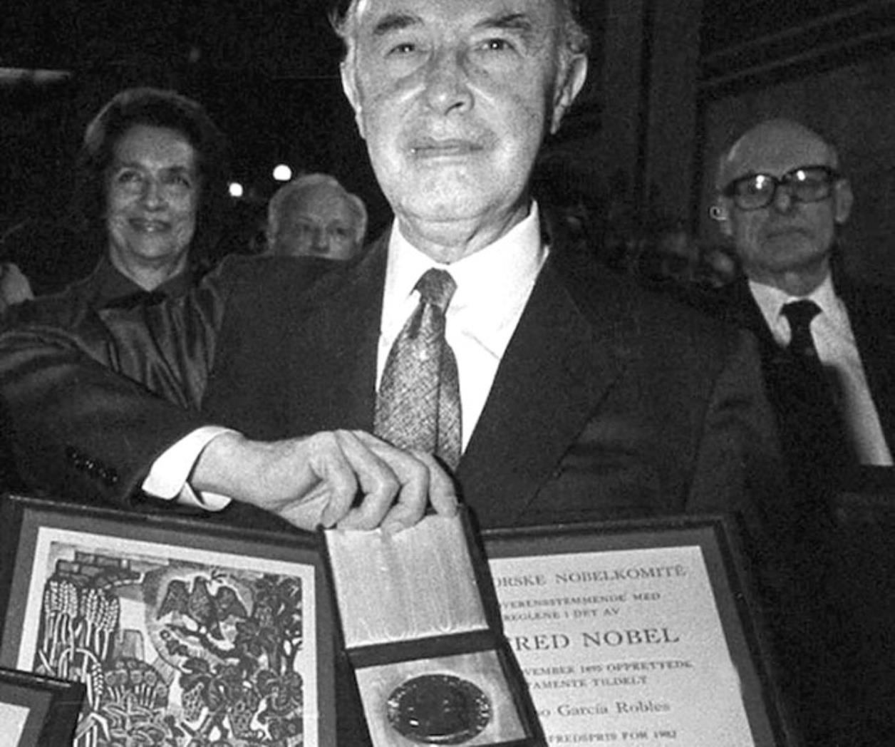 Subastan medalla Nobel de la Paz