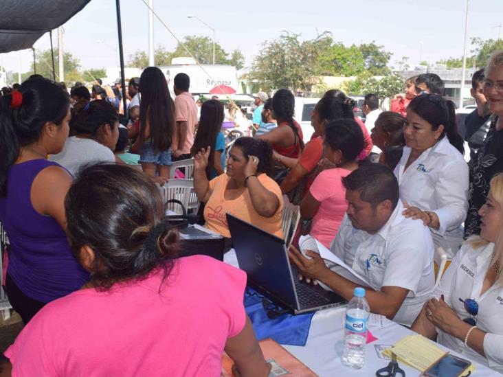 Aprovechan cercanía para afiliarse al Seguro Popular Aprovechan cercanía para afiliarse al Seguro Popular