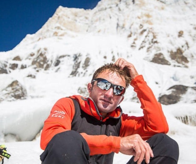 Muere Ueli Steck el famoso alpinista suizo tras accidente en el Everest