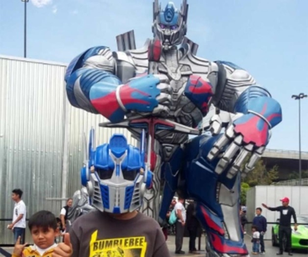 Llega robot gigante a la  CDMX