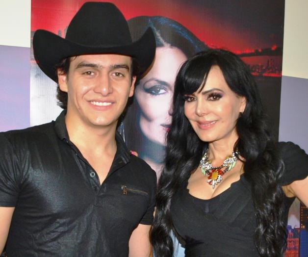 ¡Ya nació el hijo de Julián Figueroa!  Maribel Guardia se convirtió en abuela