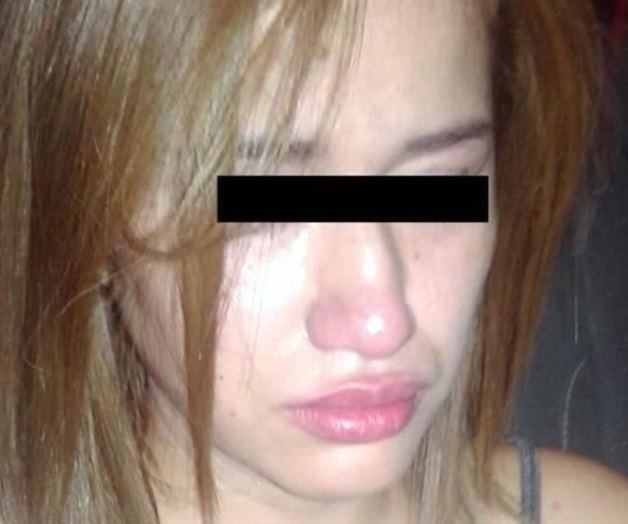 Encuentra a esposa con otro en su casa; ella lo acuchilla