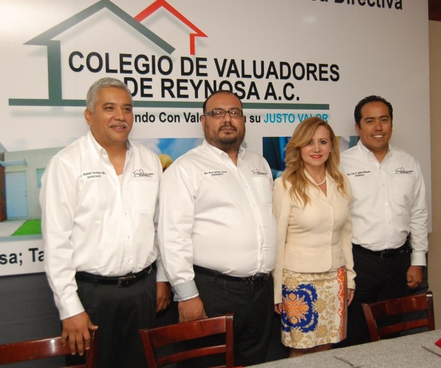 Toma protesta mesa directiva del Colegio de Valuadores