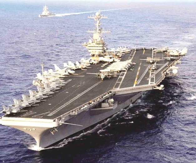 Viaja portaaviones a su última morada