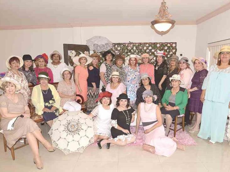Asisten a convivio estilo vintage Asisten a convivio estilo vintage