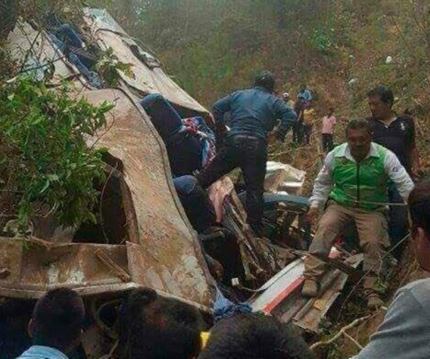 Continúa búsqueda de 4 desaparecidos en accidente de Chiapas